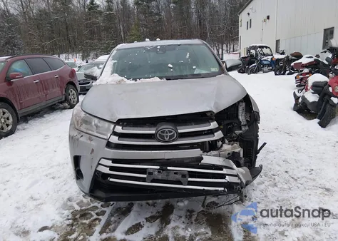 2018 Toyota Highlander Le z USA, uszkodzony, nr VIN 5TDBZRFH8JS892982